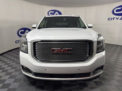 Used 2017 GMC Yukon Denali image 9