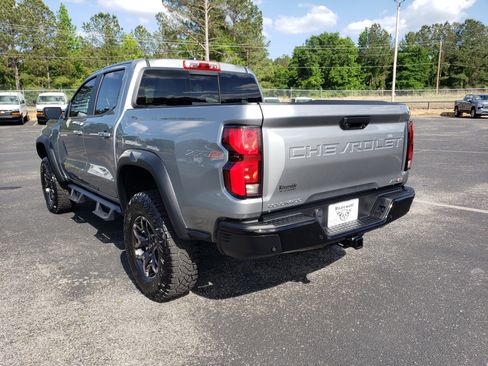 Used 2024 Chevrolet Colorado ZR2 w/ ZR2 Convenience Package III AWD/4WD image 4