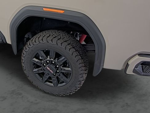 Used 2026 GMC Sierra 2500 AT4 w/ AT4 Premium Plus Package AWD/4WD image 9