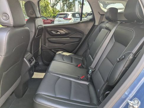 Used 2024 GMC Terrain SLT FWD image 13