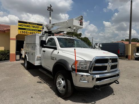 Used 2017 RAM 5500 SLT w/ Quick Order Package 29G SLT AWD/4WD image 6