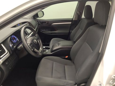 Used 2019 Toyota Highlander LE image 17