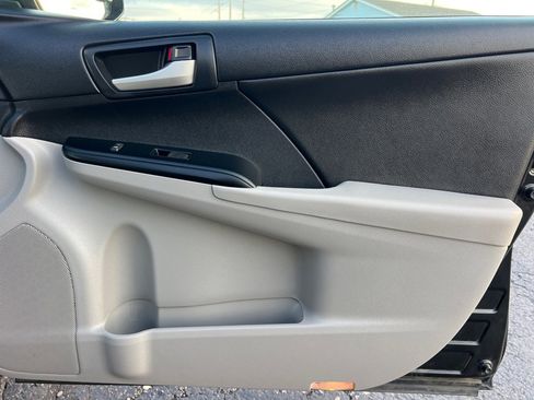 Used 2014 Toyota Camry LE FWD image 18