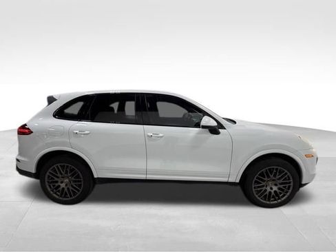 Used 2017 Porsche Cayenne Platinum Edition image 5