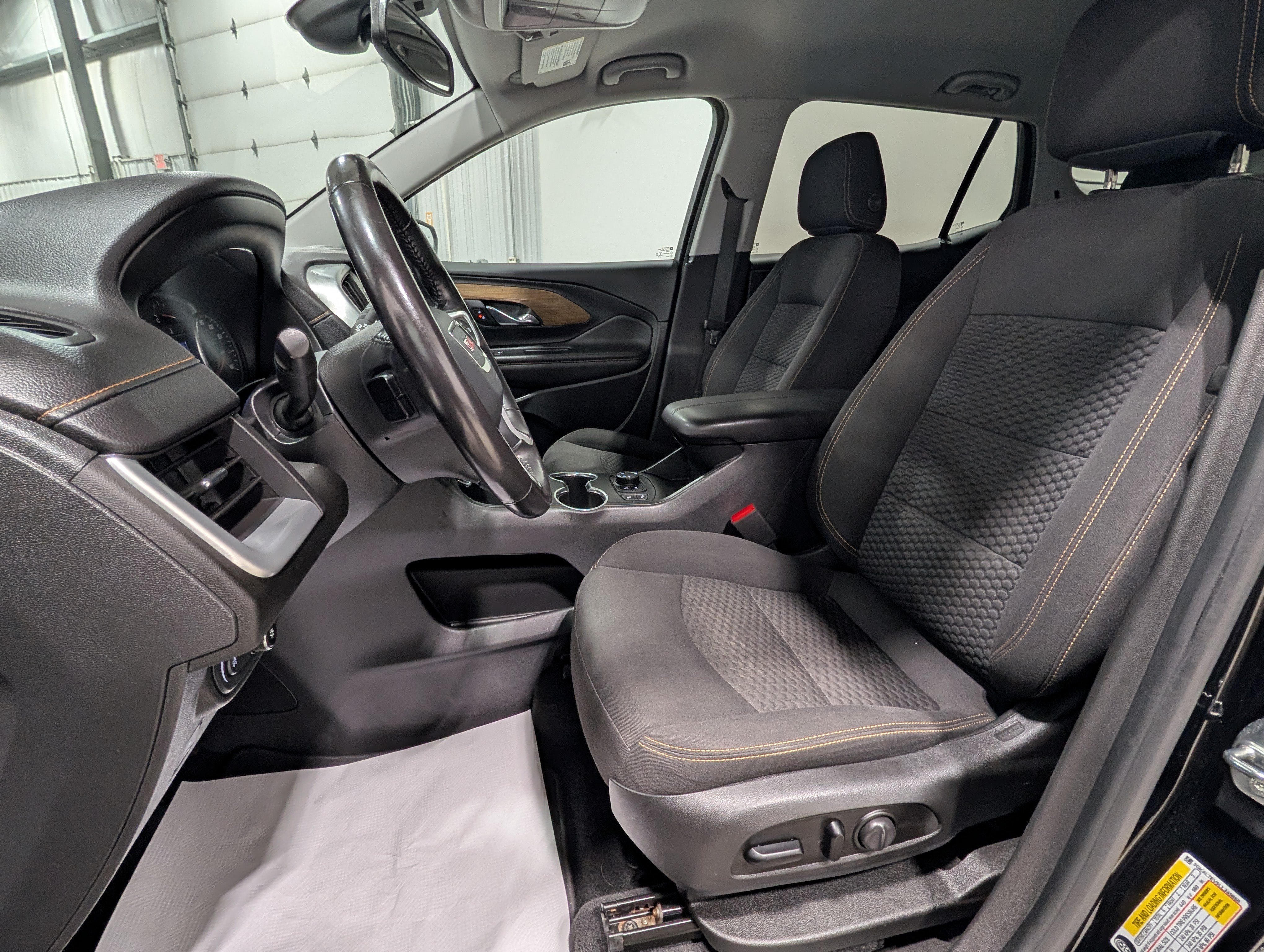 Used 2020 GMC Terrain SLE w/ Driver Convenience Package AWD/4WD image 15