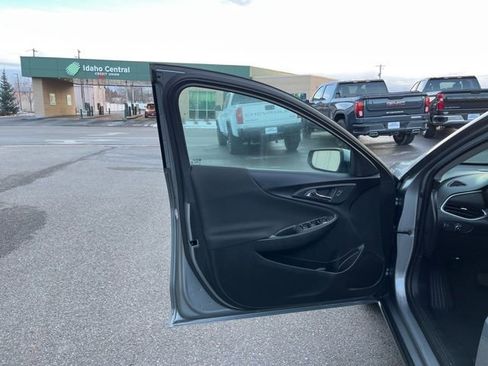 Used 2025 Chevrolet Malibu LT image 25