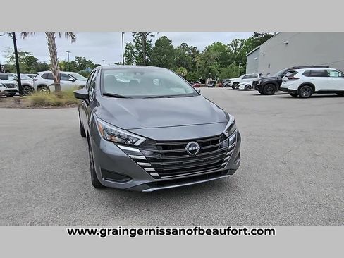 Used 2025 Nissan Versa SV w/ Trunk Package FWD image 19