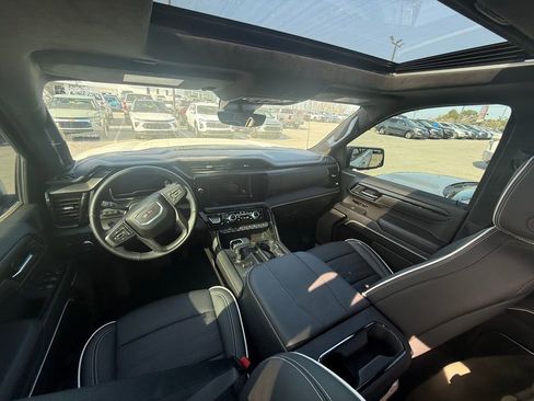 Used 2025 GMC Sierra 1500 AT4X image 7