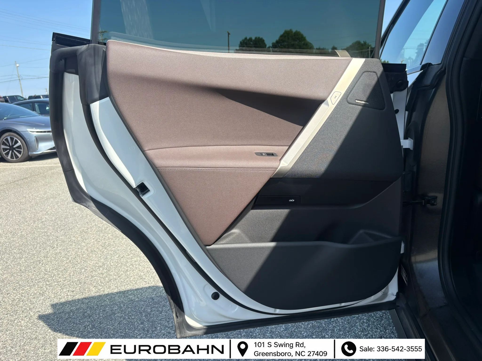 Used 2024 BMW iX xDrive50 AWD/4WD image 11