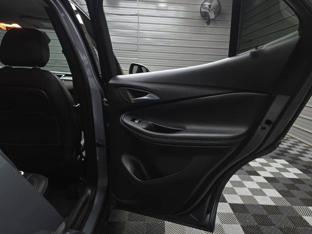 Used 2022 Buick Encore GX Essence FWD image 36
