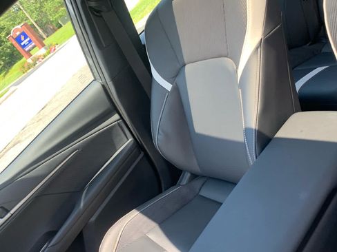 Used 2025 Toyota Camry SE w/ Convenience Package FWD image 20