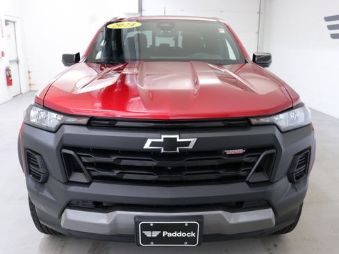 Used 2024 Chevrolet Colorado Trail Boss w/ Technology Package image 2