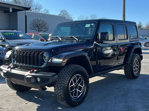 Used 2024 Jeep Wrangler Unlimited Rubicon image 3