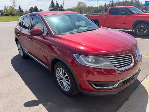 Used 2016 Lincoln MKX Select w/ Select Plus Package AWD/4WD image 3
