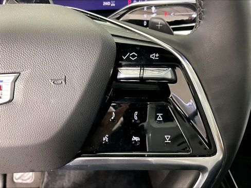 Used 2025 Cadillac Escalade Sport w/ Touring Package image 29