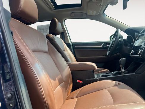 Used 2018 Subaru Outback 2.5i Touring w/ Popular Package #3 AWD/4WD image 15
