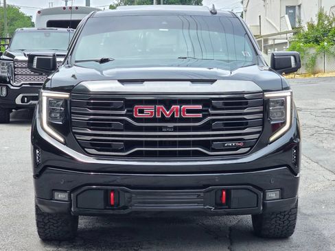 Used 2022 GMC Sierra 1500 AT4 w/ Technology Package AWD/4WD image 10