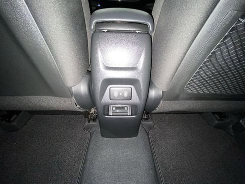 Used 2024 Hyundai Venue SEL image 28