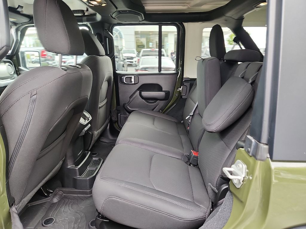 Used 2023 Jeep Wrangler Unlimited w/ Cold Weather Group AWD/4WD image 10