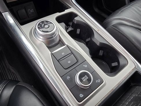 Used 2020 Ford Explorer Platinum w/ Premium Technology Package image 29