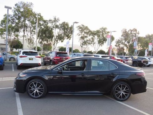 Certified 2023 Toyota Camry SE image 7