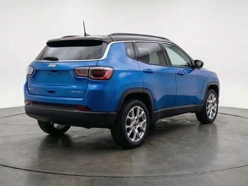 Used 2025 Jeep Compass Limited AWD/4WD image 9