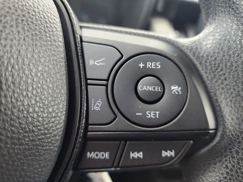 Used 2020 Toyota Corolla L image 18