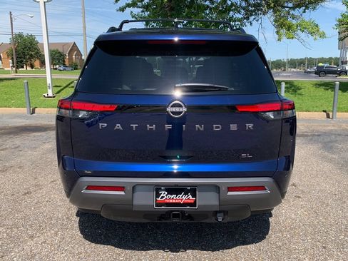 New 2026 Nissan Pathfinder SL w/ SL Premium Package FWD image 4