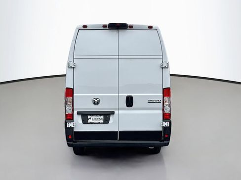 Used 2024 RAM ProMaster 3500 FWD image 4