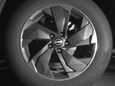 Used 2025 Nissan Rogue SV image 14