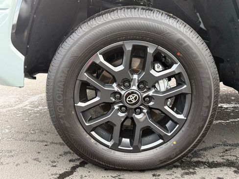 Used 2025 Toyota Tundra Platinum image 9