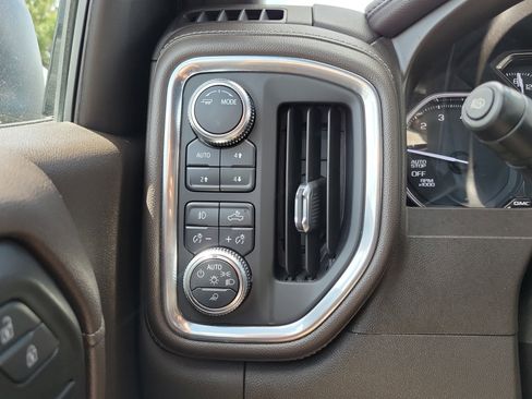Used 2020 GMC Sierra 1500 SLT w/ SLT Premium Plus Package AWD/4WD image 28