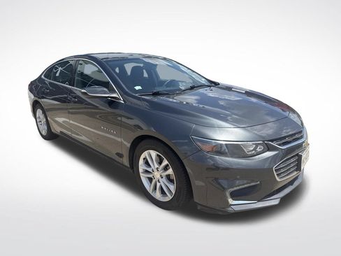 Used 2018 Chevrolet Malibu LT FWD image 2