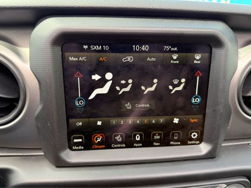 Used 2023 Jeep Wrangler Unlimited w/ Sun & Screen Package AWD/4WD image 23