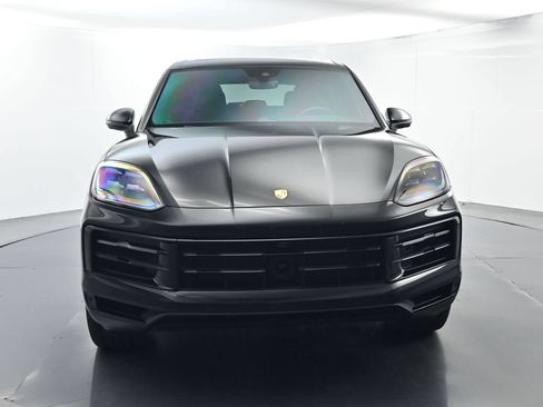 Certified 2025 Porsche Cayenne S AWD/4WD image 18