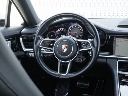 Used 2020 Porsche Panamera 4S image 9