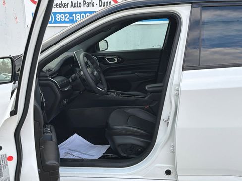 Used 2023 Jeep Compass High Altitude image 17