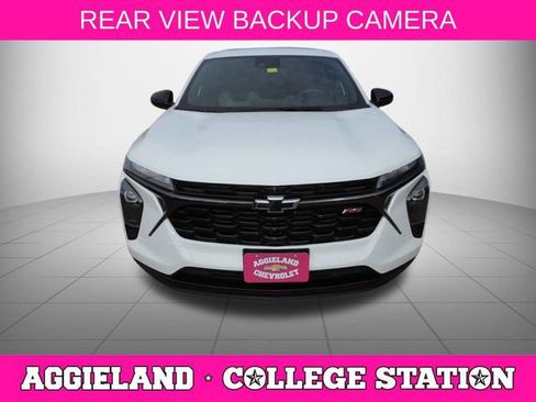 Used 2024 Chevrolet Trax RS w/ Sunroof Package image 9