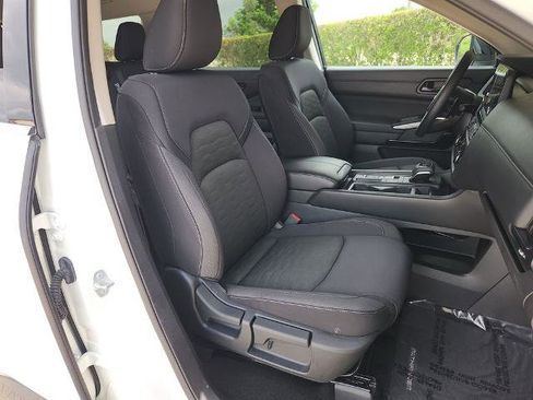 Certified 2025 Nissan Pathfinder S FWD image 16