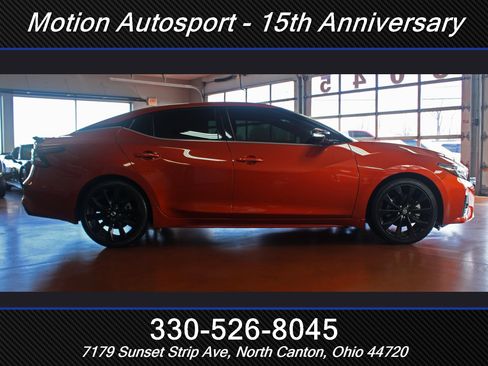 Used 2021 Nissan Maxima SR w/ Sport Mat Group image 12