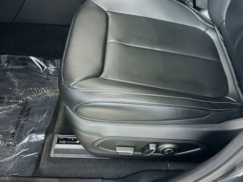 Used 2025 Jeep Grand Cherokee Limited w/ Luxury Tech Group II image 19