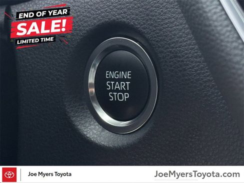 Used 2025 Toyota Corolla SE image 20