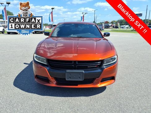 Used 2022 Dodge Charger SXT w/ Blacktop Package RWD image 8