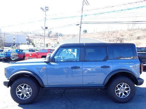 Used 2025 Ford Bronco Badlands image 2