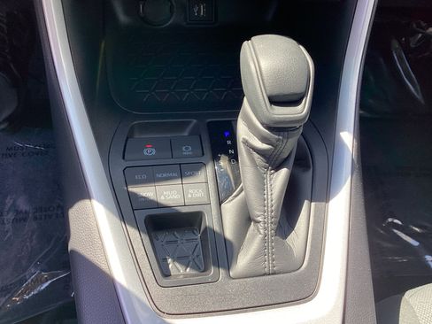 Certified 2025 Toyota RAV4 XLE AWD/4WD image 18