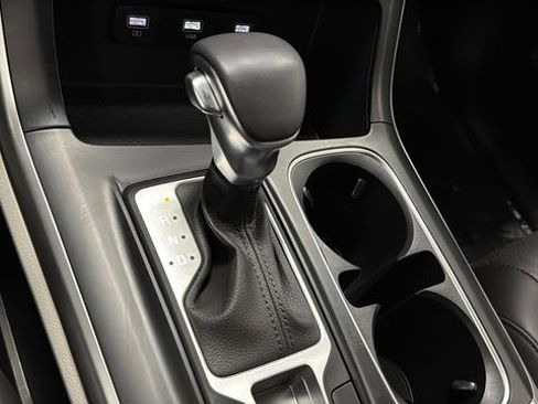 Used 2024 Kia Carnival LX image 18