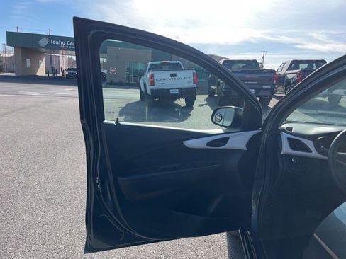 Used 2017 Chevrolet Spark LT image 25