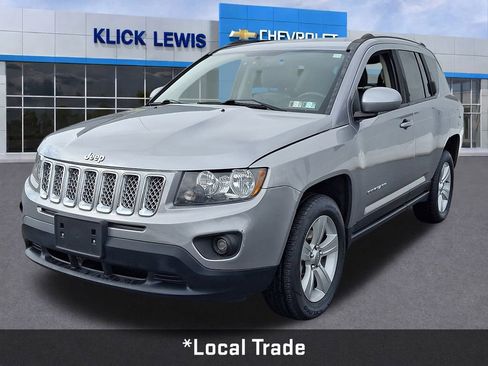 Used 2017 Jeep Compass Latitude image 3