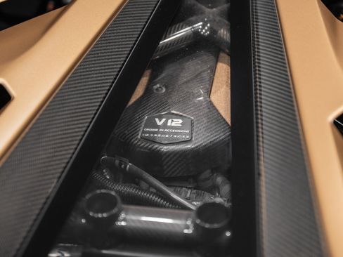 Used 2021 Lamborghini Aventador SVJ AWD/4WD image 26