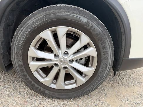 Used 2016 Nissan Rogue SV FWD image 13